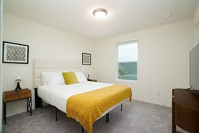 Rare Find Sleeps 13 Family Fun