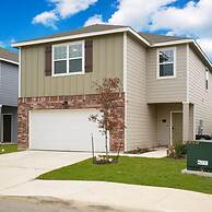 Rare Find Sleeps 13 Family Fun