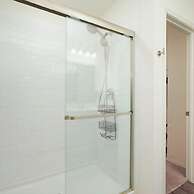 Rare Find Sleeps 13 Family Fun