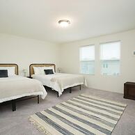 Rare Find Sleeps 13 Family Fun