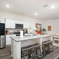 Rare Find Sleeps 13 Family Fun