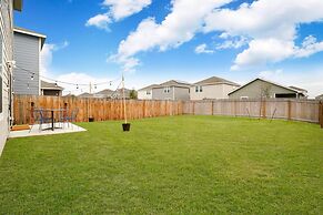 Rare Find Sleeps 13 Family Fun