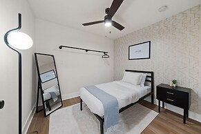 Spacious 6 Bed House Airport Pet Friendly AFB