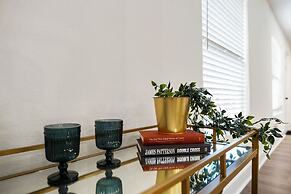 Spacious 6 Bed House Airport Pet Friendly AFB