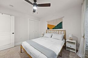 Spacious 6 Bed House Airport Pet Friendly AFB