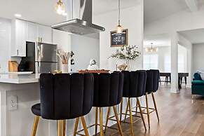 Spacious 6 Bed House Airport Pet Friendly AFB