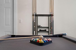 Spacious 6 Bed House Airport Pet Friendly AFB