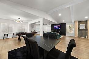 Spacious 6 Bed House Airport Pet Friendly AFB