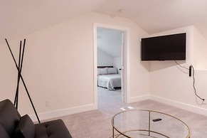 Spacious 6 Bed House Airport Pet Friendly AFB