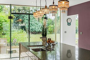 Art Deco Villa Oxford