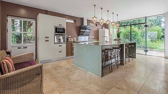 Art Deco Villa Oxford