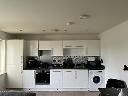 Inviting 2-bed Apartment in Bushey