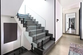 Laguna Park 4 Bedrooms Villa by NLA