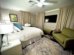 Inn Between the Lakes