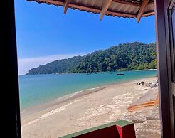 Pangkor Rimba Kem Teluk Nipah