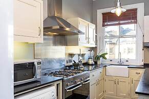 Spacious Central Hove Beach Flat