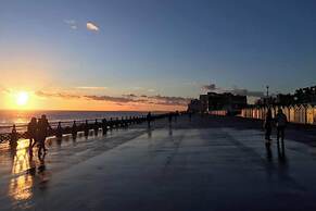 Spacious Central Hove Beach Flat