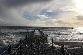 Spacious Central Hove Beach Flat