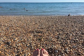 Spacious Central Hove Beach Flat