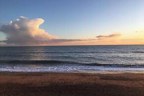 Spacious Central Hove Beach Flat