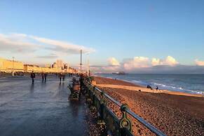 Spacious Central Hove Beach Flat