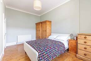 Spacious Central Hove Beach Flat