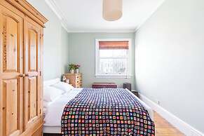 Spacious Central Hove Beach Flat