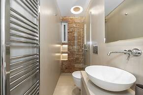 Minimal Studio with Balcony in Central Athens