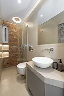 Minimal Studio with Balcony in Central Athens