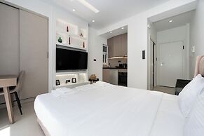 Minimal Studio with Balcony in Central Athens