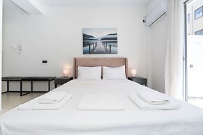 Minimal Studio with Balcony in Central Athens