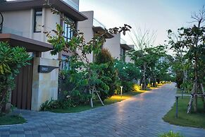 Seascape Villas in Long Beach Cam Ranh
