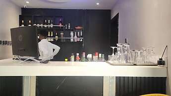 Triple Tee Luxury Hotel