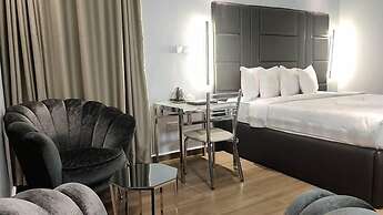 Triple Tee Luxury Hotel