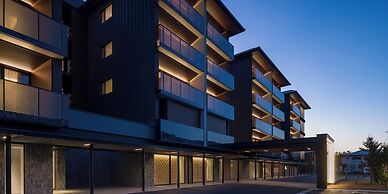 HOTEL LA VIGNE HAKUBA by Onko Chishin