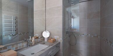 HOTEL LA VIGNE HAKUBA by Onko Chishin