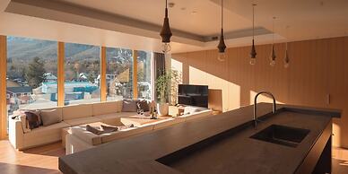 HOTEL LA VIGNE HAKUBA by Onko Chishin