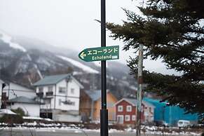 HOTEL LA VIGNE HAKUBA by Onko Chishin