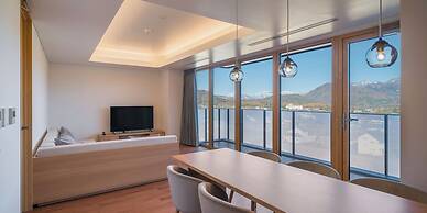 HOTEL LA VIGNE HAKUBA by Onko Chishin