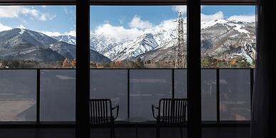 HOTEL LA VIGNE HAKUBA by Onko Chishin
