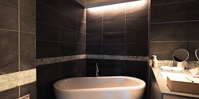 HOTEL LA VIGNE HAKUBA by Onko Chishin