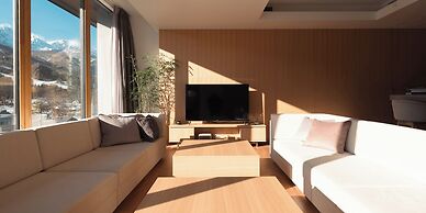 HOTEL LA VIGNE HAKUBA by Onko Chishin