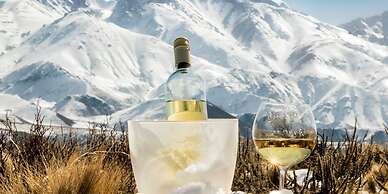 HOTEL LA VIGNE HAKUBA by Onko Chishin