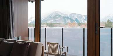 HOTEL LA VIGNE HAKUBA by Onko Chishin