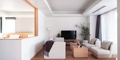 HOTEL LA VIGNE HAKUBA by Onko Chishin