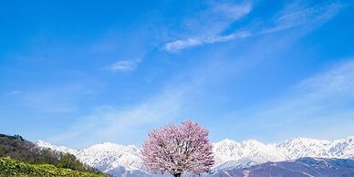 HOTEL LA VIGNE HAKUBA by Onko Chishin