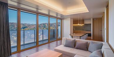 HOTEL LA VIGNE HAKUBA by Onko Chishin