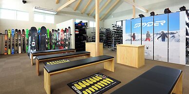 HOTEL LA VIGNE HAKUBA by Onko Chishin