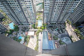 Isabelle Luxury inside Landmark 81 Tower