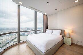 Isabelle Luxury inside Landmark 81 Tower